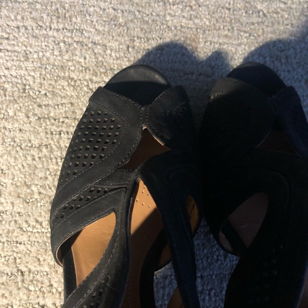 CLARKS Sandals - Picture 2 of 6
